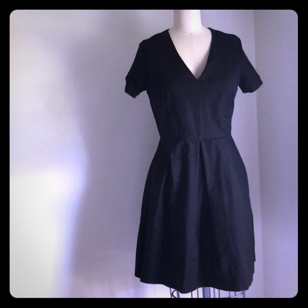 Black short sleeve dress